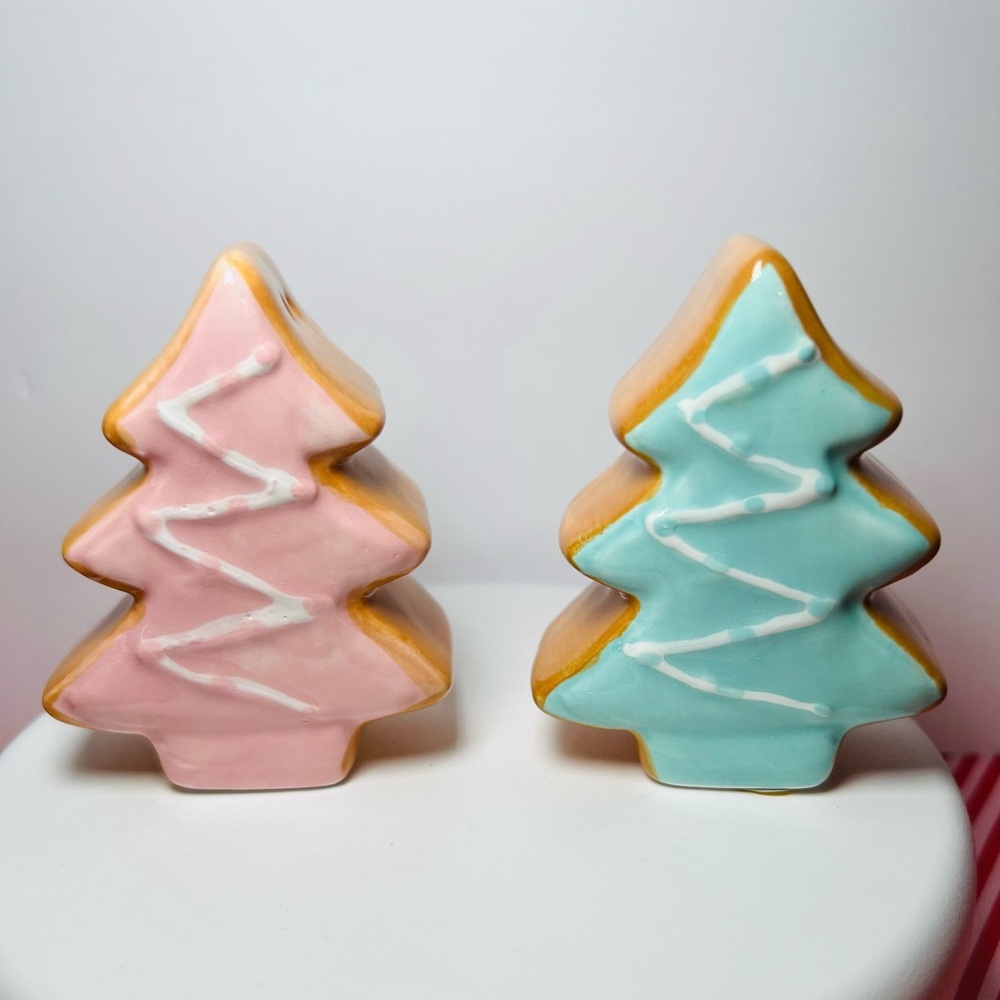 Ceramic Christmas Gingerbread Cookie PastelTrees Salt & Pepper Shakers Blue Pink